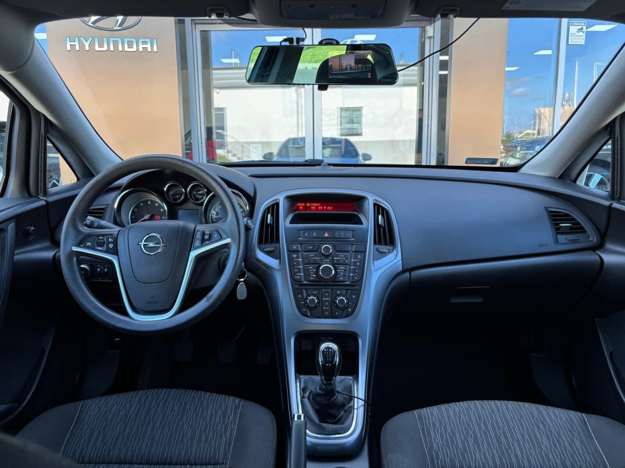 Opel Astra - zdjęcie 18