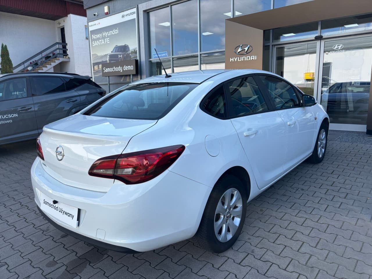 Opel Astra - zdjęcie 6