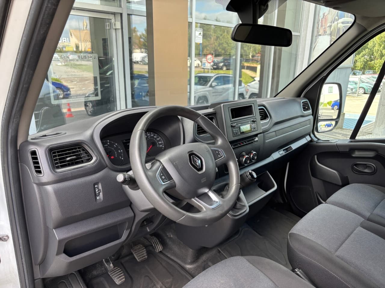 Renault Master - zdjęcie 15