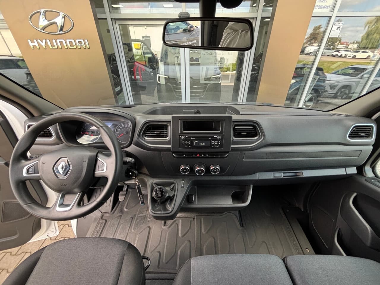 Renault Master - zdjęcie 17