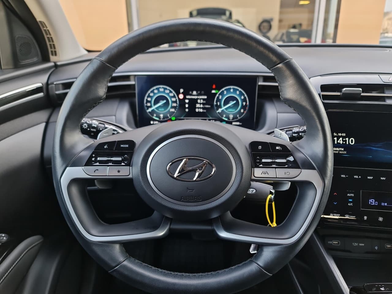 Hyundai Tucson - zdjęcie 16