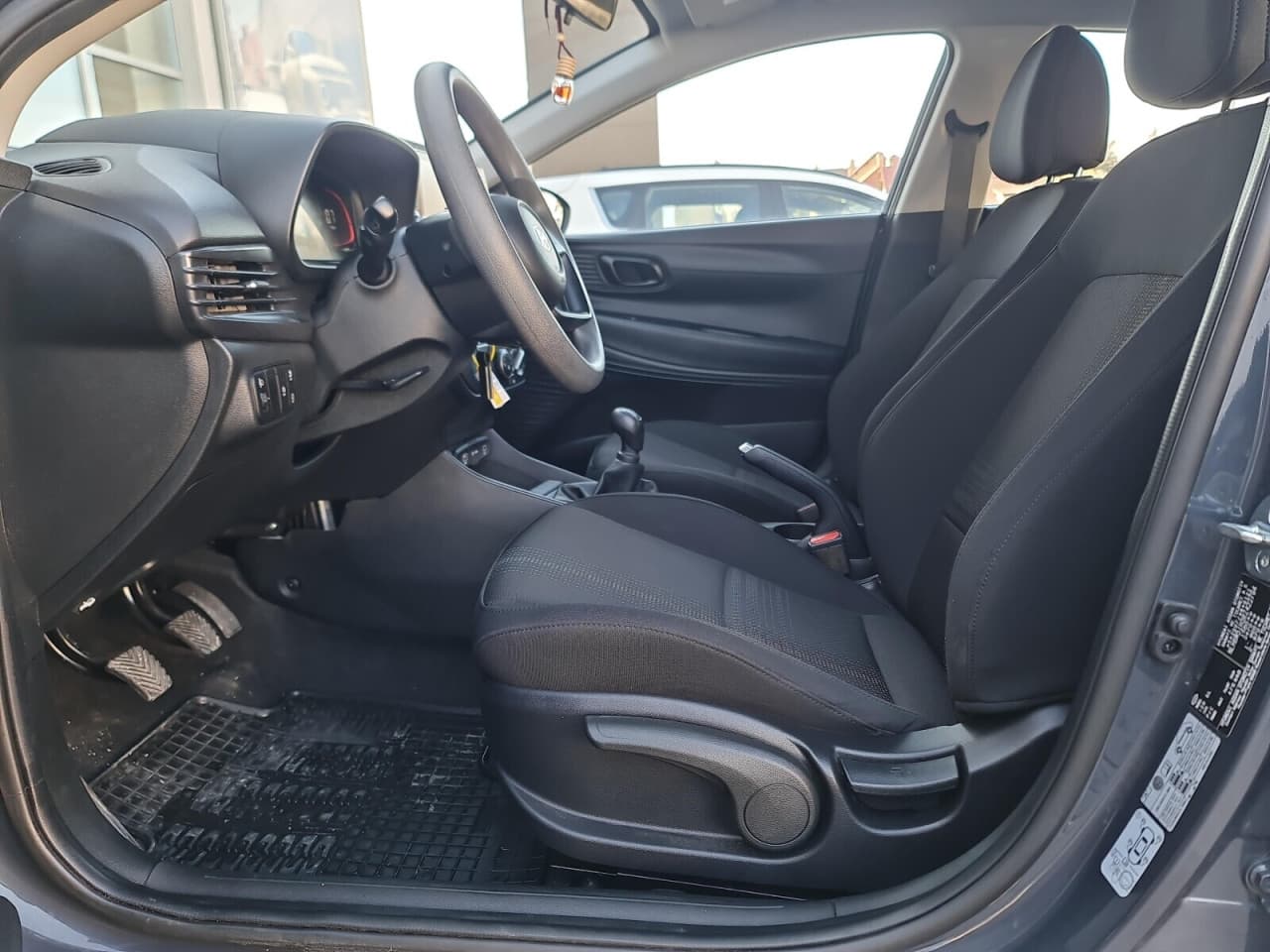 Hyundai i20 - zdjęcie 12