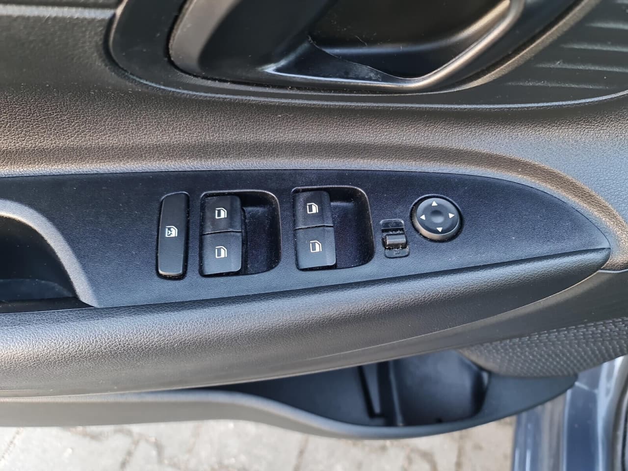 Hyundai i20 - zdjęcie 10