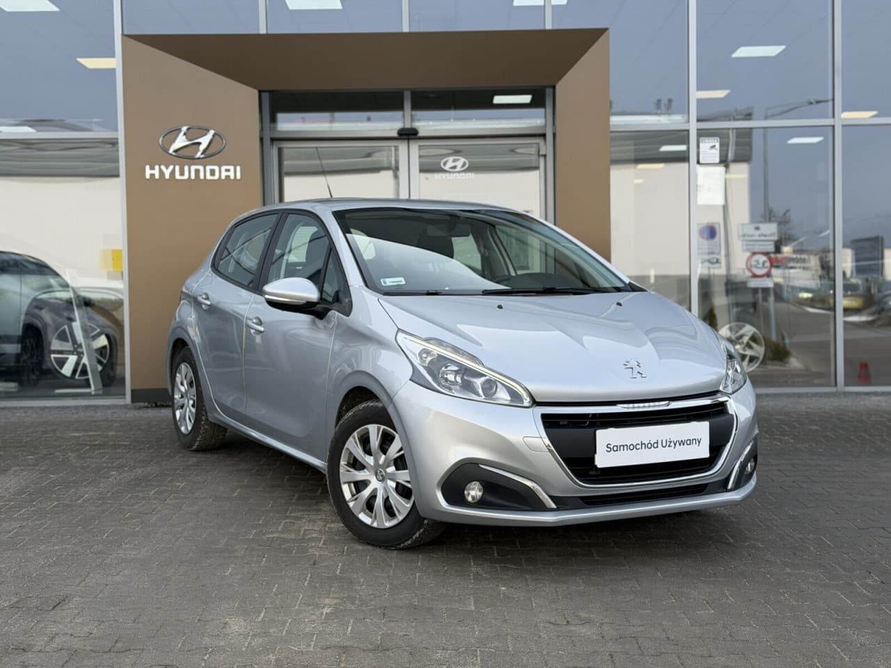 Peugeot 208 - zdjęcie 6