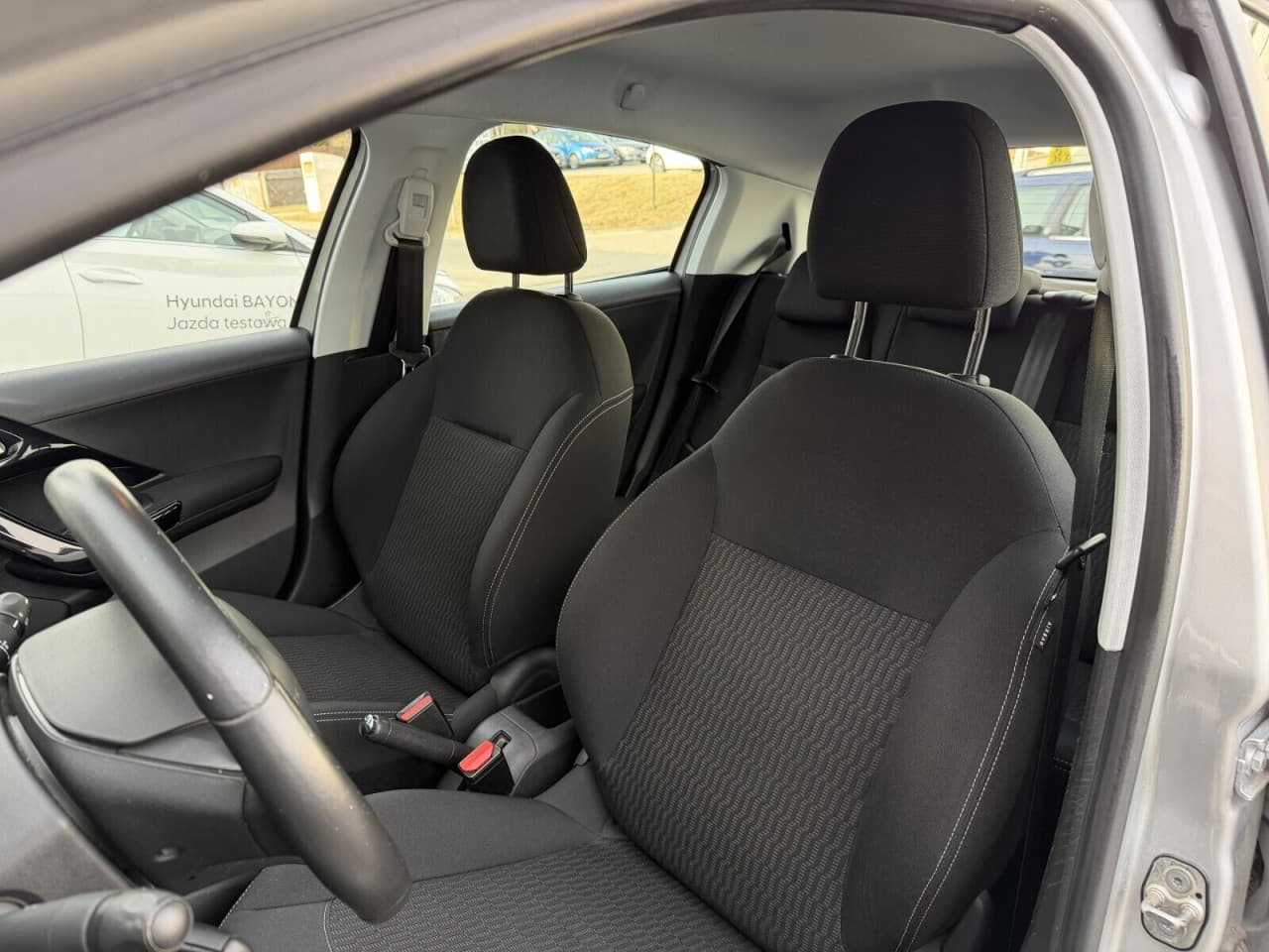 Peugeot 208 - zdjęcie 13