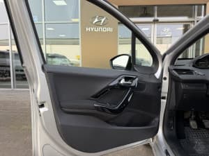 Peugeot 208 - miniatura 8