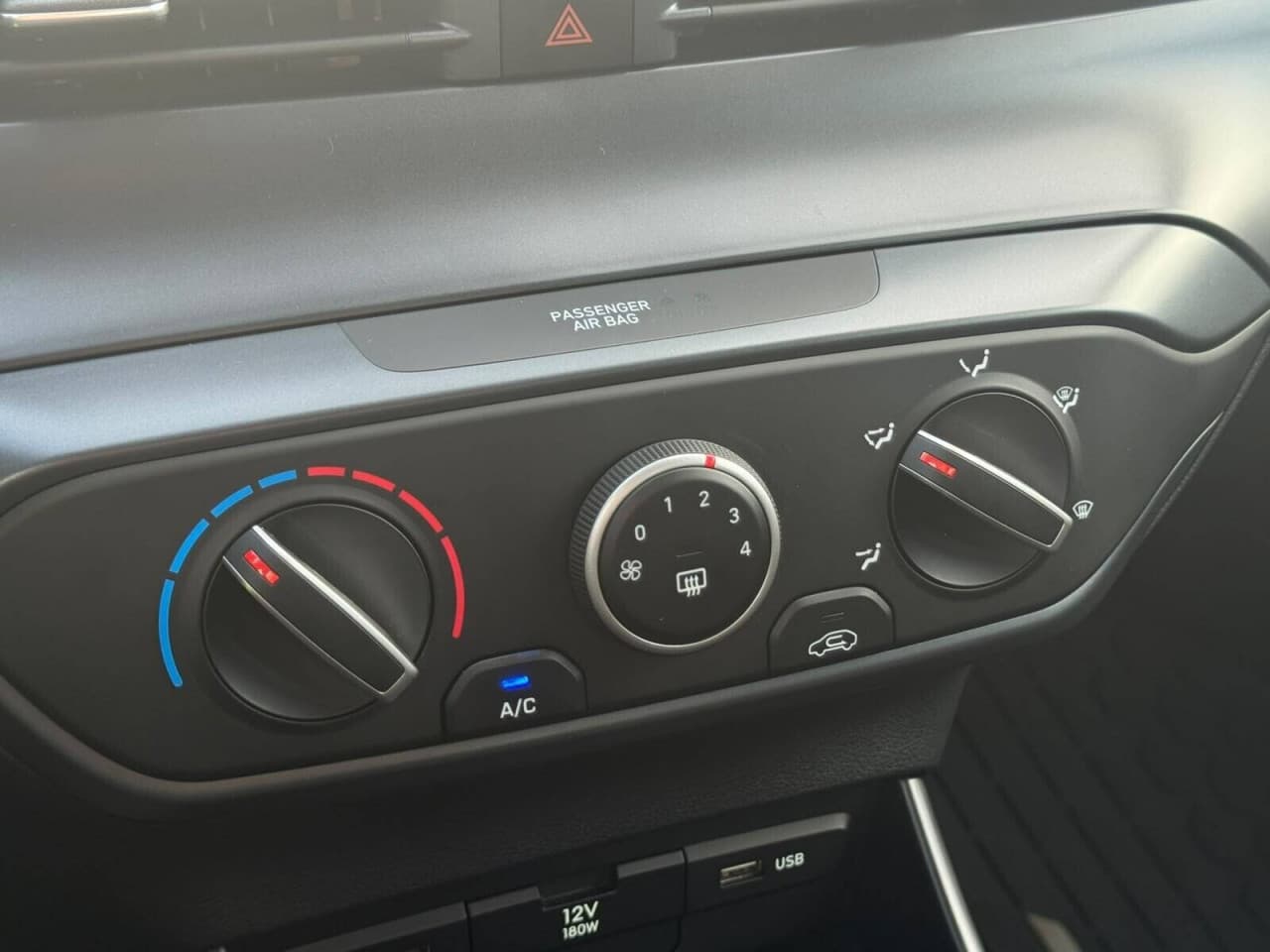 Hyundai i20 - zdjęcie 17