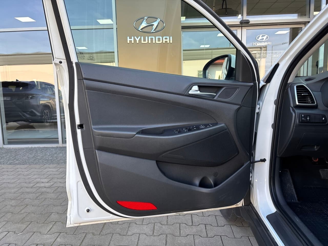 Hyundai Tucson - zdjęcie 9