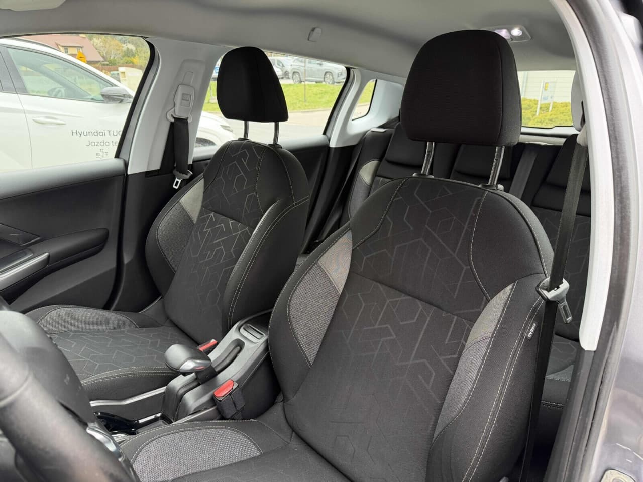 Peugeot 2008 - zdjęcie 10