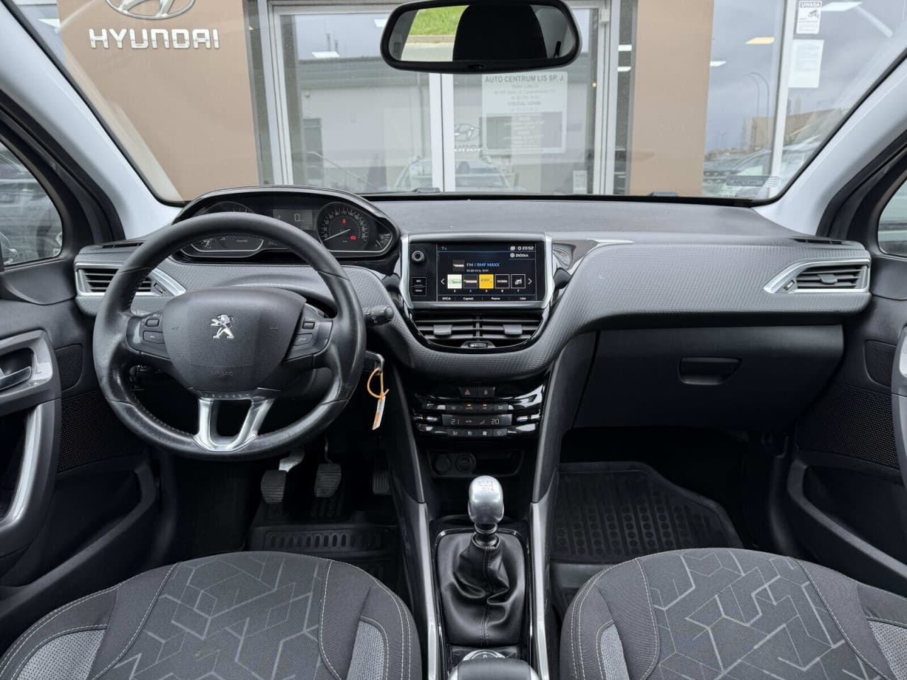 Peugeot 2008 - zdjęcie 14