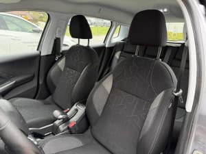 Peugeot 2008 - miniatura 10