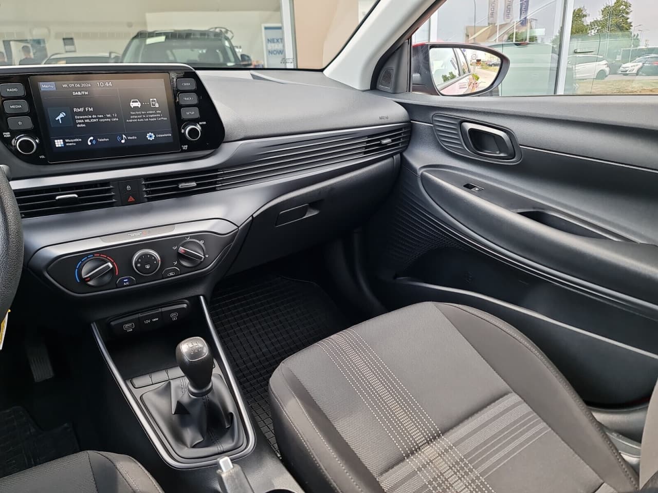 Hyundai i20 - zdjęcie 19